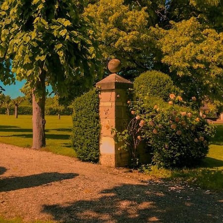 Le Manoir De Laferte-Sur-Aube Hotel Buitenkant foto